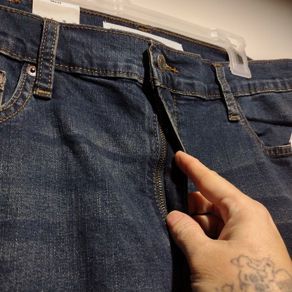 Levi Strauss Signature Super Flex Slim Fit Jeans - Picture 9 of 13